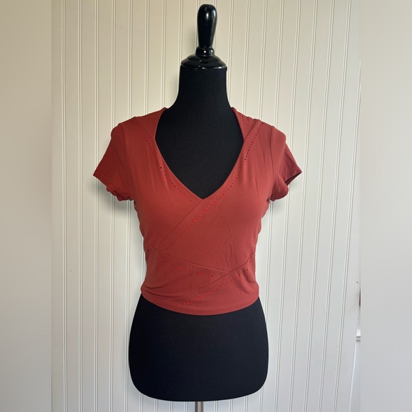 Athleta It's A Wrap Tee Russet Brown Orange Small Womens Performance Activewear - Picture 2 of 15